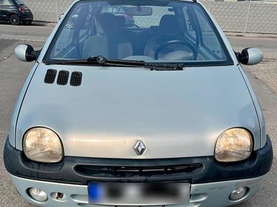 Second-hand Renault Twingo Authentique 58 CP (42 kW) 2001 Gri Hatchback