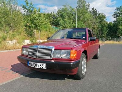 Gebraucht Mercedes 190 118 PS (86 kW) 1988 Rot Limousine