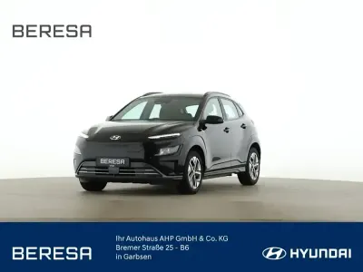 Gebraucht Hyundai Kona Select 100 kW (136 PS) 2023 Schwarz SUV