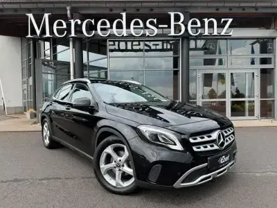 Gebraucht Mercedes GLA200 Progressive 156 PS (114 kW) 2019 Kosmosschwarz (metallic) SUV