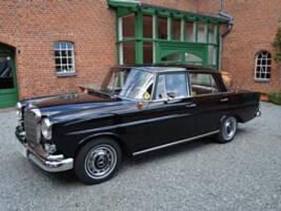 Schwarz Gebraucht 1964 Mercedes 190 Limousine | 23.000 €