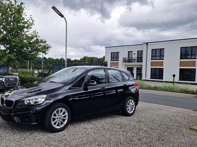 Gebraucht BMW 214 Active Tourer Basis 95 PS (69 kW) 2015 Schwarz Van / Kleinbus