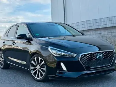 Gebraucht Hyundai i30 Premium 140 PS (102 kW) 2018 Schwarz Limousine