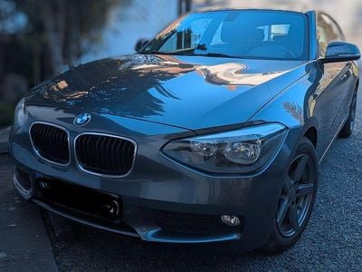 Gebraucht BMW 114 Sport Line 102 PS (75 kW) 2014 Grau Kleinwagen