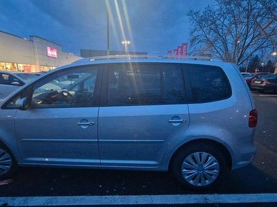 Gebraucht VW Touran Style 105 PS (77 kW) 2011 Silber Van / Kleinbus