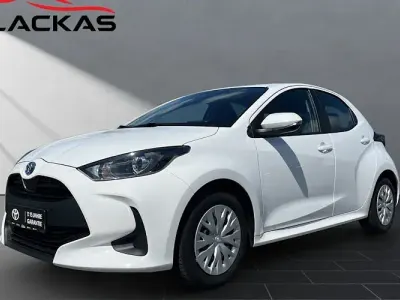 Gebraucht Toyota Yaris Hybrid Basis 116 PS (85 kW) 2022 Weiß Limousine