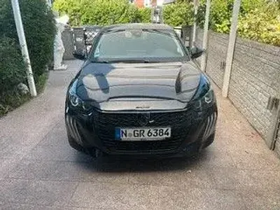 Gebraucht Peugeot 208 Allure 110 PS (80 kW) 2025 Schwarz Kleinwagen
