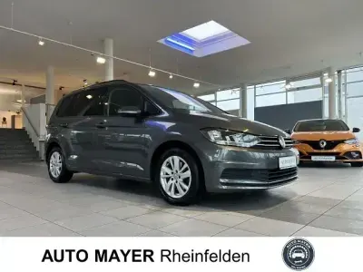 Gebraucht VW Touran Comfortline 116 PS (85 kW) 2020 Grau Van / Kleinbus