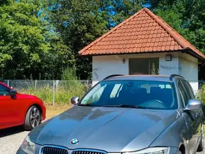 Gebraucht BMW 318 Lifestyle 143 PS (105 kW) 2011 Silber Kombi