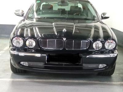 Schwarz Gebraucht 2005 Jaguar XJ6 Executive Limousine | 26.900 €
