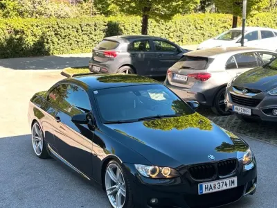 Gebraucht BMW 320 Cabriolet 170 PS (125 kW) 2008 Schwarz Cabrio