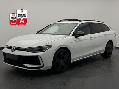 Neu VW Passat R-line 193 PS (141 kW) 2026 Grenadilla black metallic Kombi