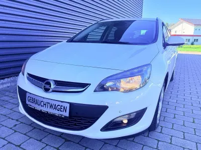 Używany Opel Astra Style 136 KM (100 kW) 2015 Biały Kombi