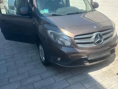 Gebraucht Mercedes Citan 111 110 PS (80 kW) 2015 Braun Van / Kleinbus