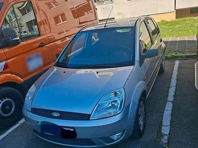 Gebraucht Ford Fiesta 80 PS (58 kW) 2005 Silber Kleinwagen