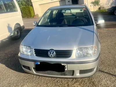 Brugt VW Polo Highline 60 HK (44 kW) 2000 Sølv Sedan