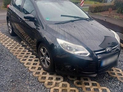 Gebraucht Ford Focus 125 PS (91 kW) 2014 Schwarz Limousine