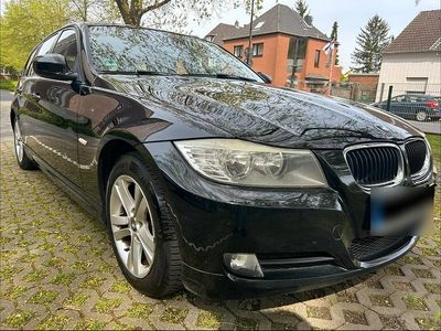 Gebraucht BMW 318 143 PS (105 kW) 2010 Schwarz Kombi