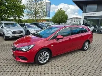 Gebraucht Opel Astra Elegance 122 PS (89 kW) 2020 Peperoncino red (metallic) Kombi