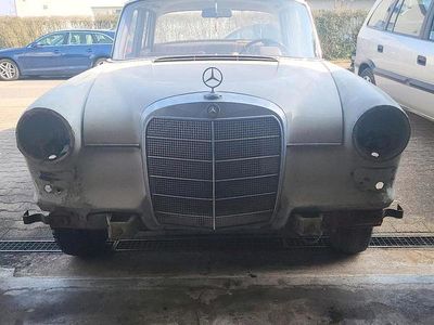 Gebraucht Mercedes 200 55 PS (40 kW) 1966 Beige Limousine