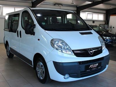 Second-hand Opel Vivaro 114 CP (83 kW) 2006 Alb Monovolum