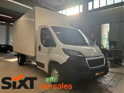 Gebraucht Peugeot Boxer 165 PS (121 kW) 2023 Weiß Van