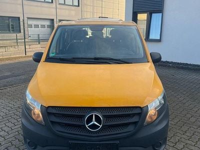 Gelb Gebraucht 2017 Mercedes Vito Van | 12.599 € (Guter Preis)