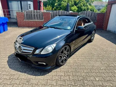Gebraucht Mercedes E350 AMG 231 PS (169 kW) 2010 Schwarz Coupé