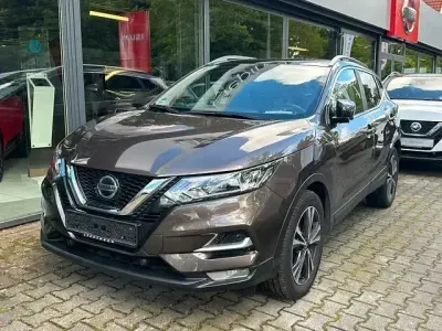 Gebraucht Nissan Qashqai Zama 158 PS (116 kW) 2021 Braun SUV