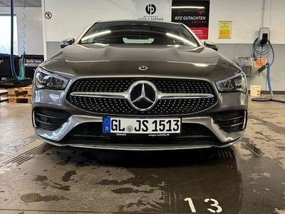 Gebraucht Mercedes CLA180 136 PS (100 kW) 2023 Schwarz Limousine
