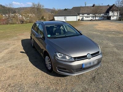 Używany VW Golf VII Highline 125 KM (91 kW) 2014 Szary Kombi