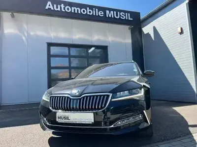 Gebraucht Skoda Superb LAURIN & KLEMENT 280 PS (205 kW) 2023 Schwarzmagic perleffekt Kombi