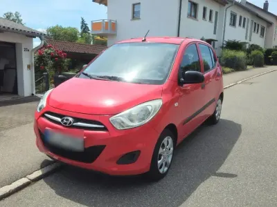 Gebraucht Hyundai i10 Edition 69 PS (50 kW) 2013 Rot Kleinwagen