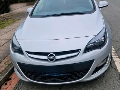 Gebraucht Opel Astra 2013 Grau Kombi