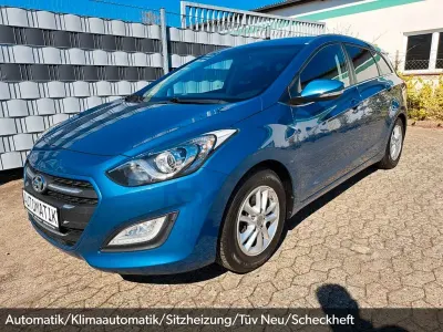 Gebraucht Hyundai i30 135 PS (99 kW) 2015 Ash blue / met Kombi