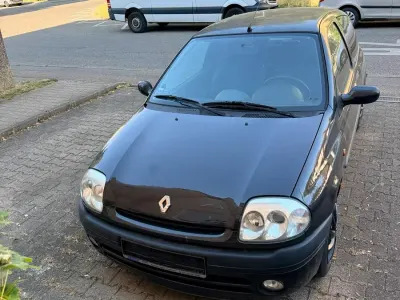 Gebraucht Renault Clio II 58 PS (42 kW) 2000 Schwarz Kleinwagen