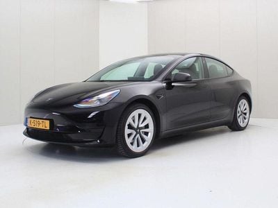 Begagnad Tesla Model 3 Standard Range 88 kW (120 HK) 2021 Svart Sedan