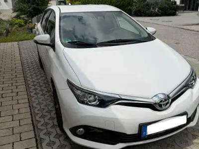 Gebraucht Toyota Auris Edition-S 116 PS (85 kW) 2017 Weiß Limousine