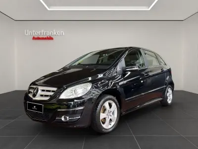 Gebraucht Mercedes B180 116 PS (85 kW) 2011 Schwarz Kleinwagen