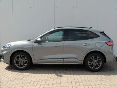 Gebraucht Ford Kuga ST-Line X 150 PS (110 kW) 2023 Silber metallic SUV