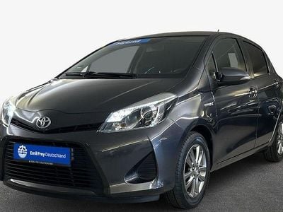 Gebraucht Toyota Yaris Hybrid Life 101 PS (74 kW) 2013 Marlingrau metallic Limousine