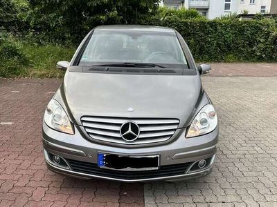 Mercedes B200