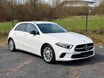 Gebraucht Mercedes A200 Night 163 PS (119 kW) 2020 Weiß Kleinwagen