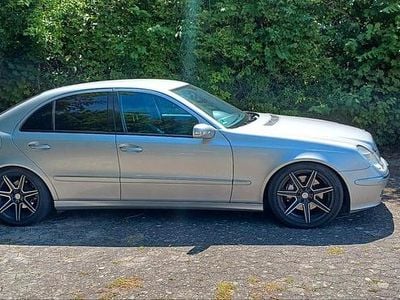 Mercedes E200