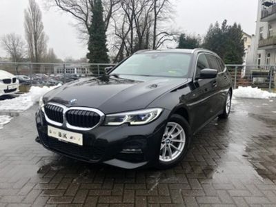 Schwarz metallic Gebraucht 2020 BMW 320 M Sport Kombi | 38.450 € (Teuer)