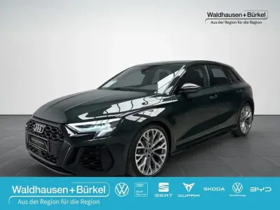 Gebraucht Audi RS3 Sportback Ambiente 400 PS (294 kW) 2023 Grün Kleinwagen