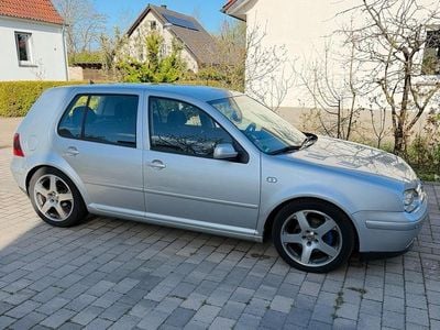 Usata VW Golf IV 193 CV (141 kW) 2002 Argento Berlina