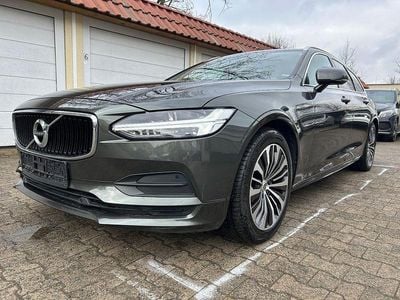 Gebraucht Volvo V90 Momentum 150 PS (110 kW) 2020 Grau Kombi