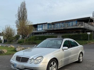 Second-hand Mercedes E270 Avantgarde 177 CP (130 kW) 2002 Argintiu Berlinǎ