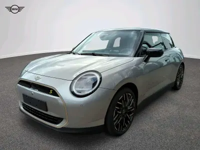 Gebraucht Mini Cooper SE Favoured 160 kW (218 PS) 2025 Grau Kleinwagen